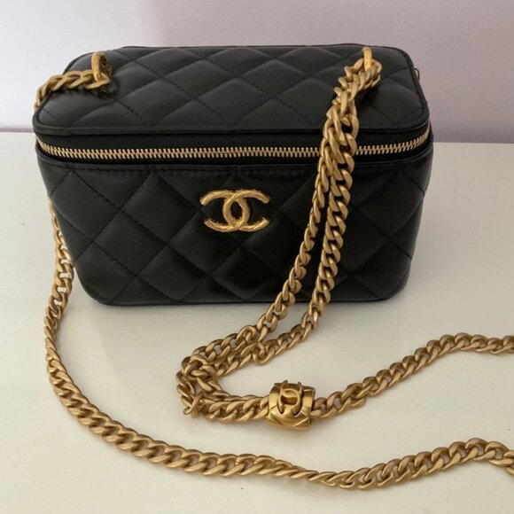 Chanel Lambskin Quilted Small Pillow Crush Vanity Case With Chain Black - Picture 1 of 9